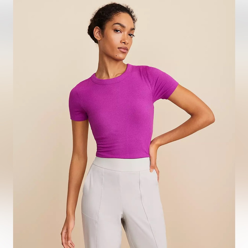 EUC Lou & Grey Ribbed Bra Tee Vibrant Purple Clover Top in Size Small